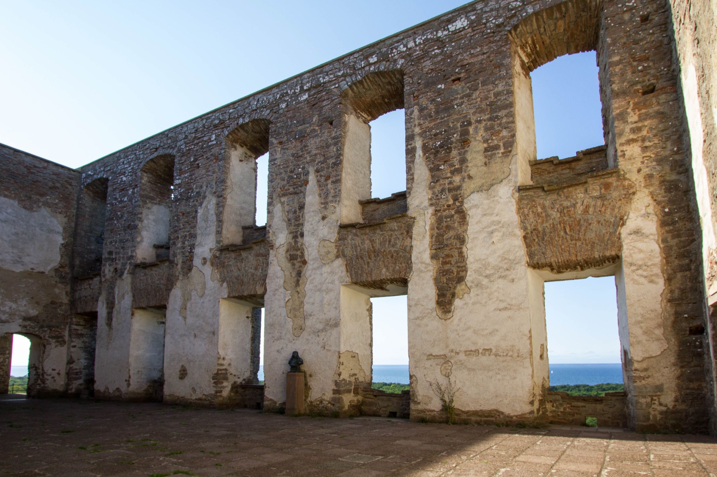 Borgholm Slott – Ruinen des Renaissance-Schlosses aus dem 16. Jahrhundert mit charakteristischer Ringmauer im Herzen Ölands.